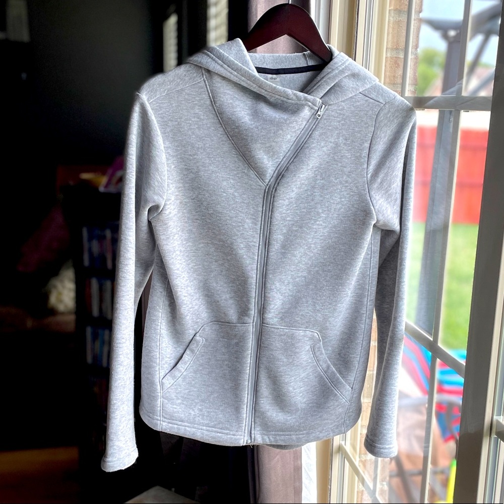 ⬇️ Dip Zipped Hoodie